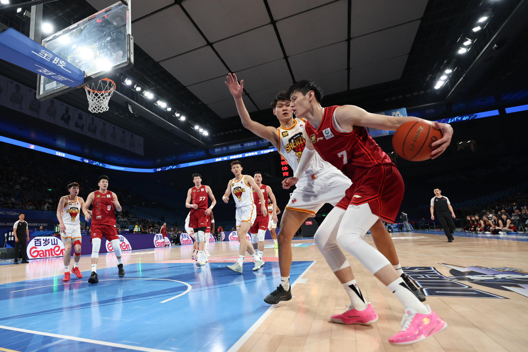 lol最新客户端下载-包含关键时刻突围战来临；皇家社会围绕CBA常规赛豪取连胜；赛场秩序良好；训练强度明显提升的词条