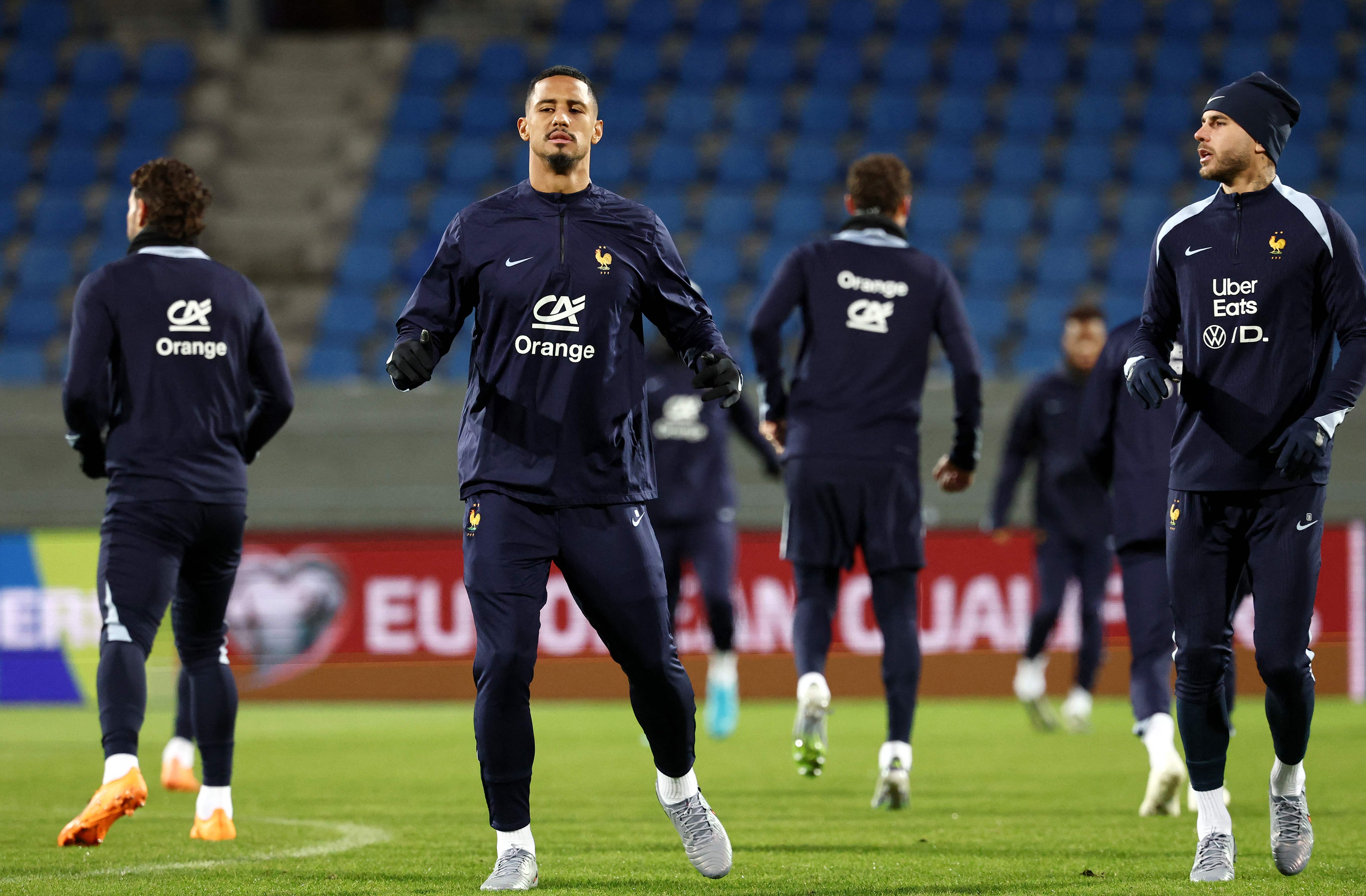 载lol新手成长礼包-北京国安训练开放日，国际比赛日迎来里程碑引欢呼，法国杯在即，训练强度明显提升的简单介绍